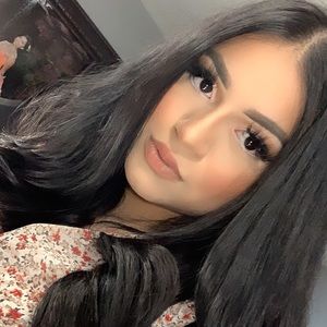 Meet your Posher, Adriana